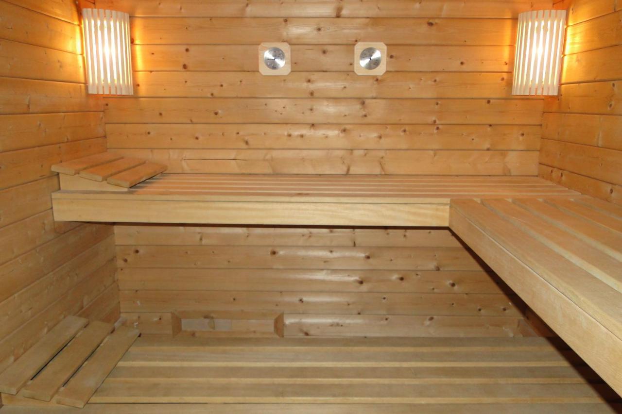 Gite 295 Montagnes Du Jura Avec Spa Et Sauna Classe 3 Etoiles Foncine-le-Haut Kültér fotó